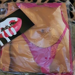 Kylie Jenner PINK T-Shirt BNWT SMALL